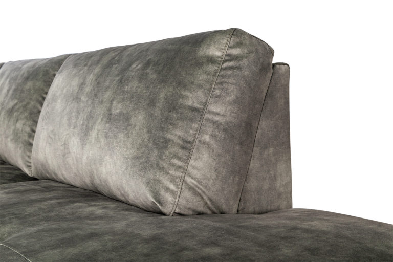 In picture: Leone Open End Right detail. Fabric: Adore 156.