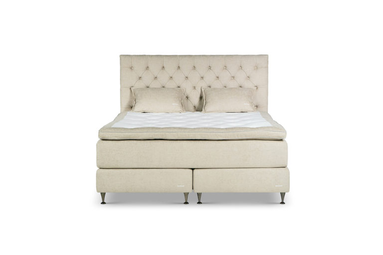 In picture: Continental C30 bed180x200cm. Top mattress: Heaven. Headboard: Windsor. Fabric: Next105. Leg:124.