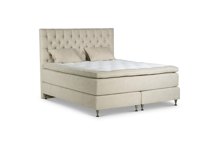 In picture: Continental C30 bed180x200cm. Top mattress: Heaven. Headboard: Windsor. Fabric: Next105. Leg:124.