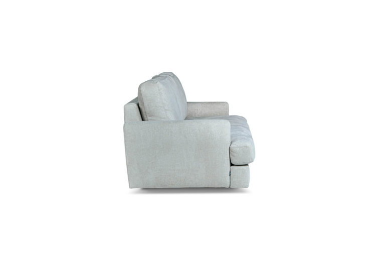 In picture: Avec 4 LC. Fabric: Sense 4001.