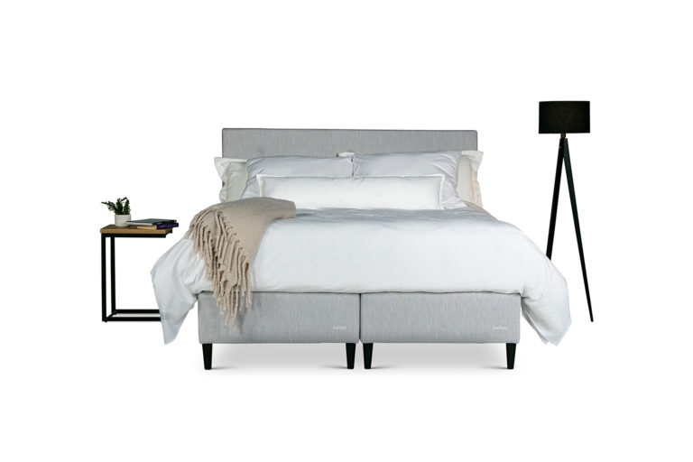 In picture: Continental Salla 160x200 cm. HB: Salla. Leg: 121, black.
