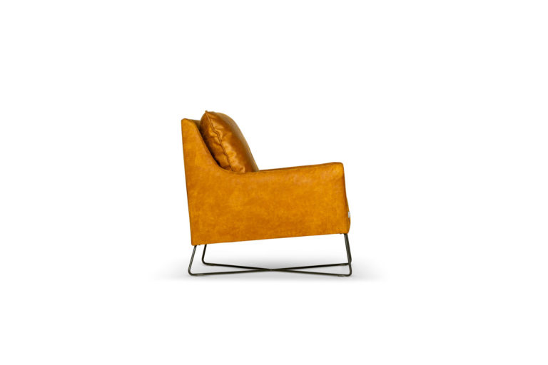 In picture: Sion chair. Fabric: Bull 28.