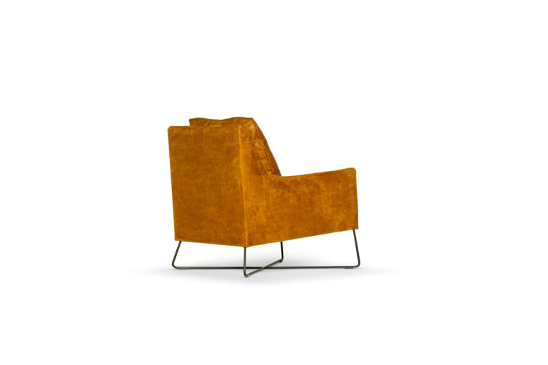 In picture: Sion chair. Fabric: Bull 28.