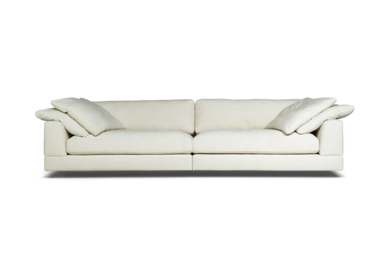 In picture: Infinity 4. Fabric: Shaff 1102.