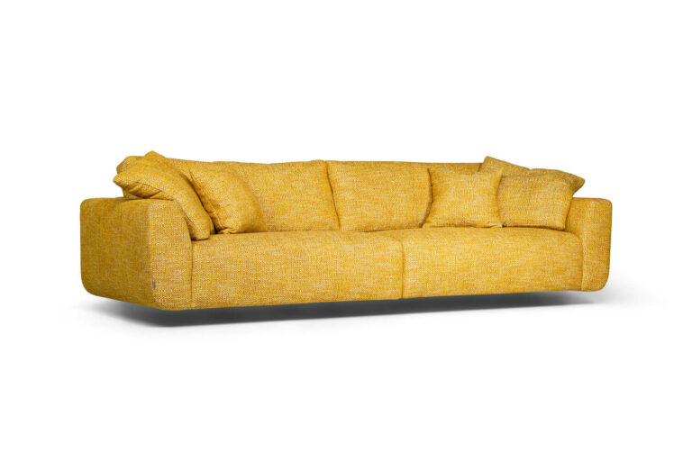 In picture: Eloise 4 LC. Fabric: Lumira25053.