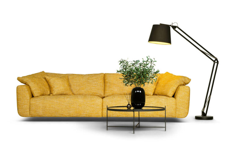 In picture: Eloise 4 LC. Fabric: Lumira25053.