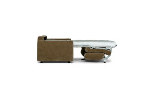 In picture: Vela 3. Fabric: Noom 2726.