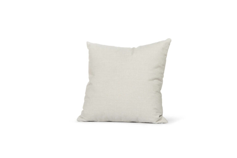 In picture: Deco pillow 50x50 cm. Fabric: Nuevo 4680.